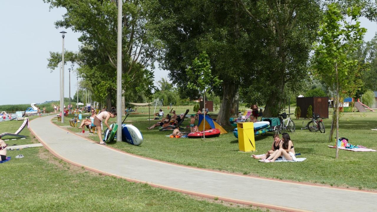 Familia Camping Balaton Balatonoszöd Exterior foto